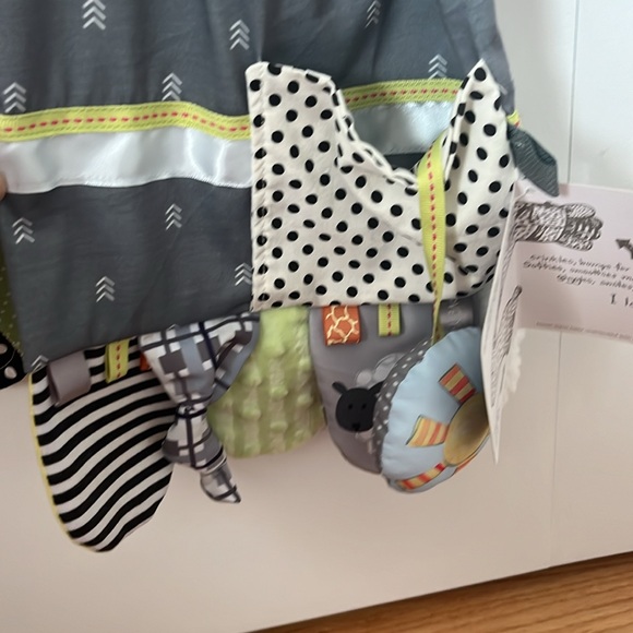 Demdaco mommy and me activity scarf - Picture 5 of 7